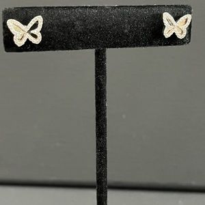 🆕 Messika Butterfly 18k White Gold Diamond
0.26ct Earrings